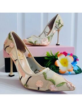 BIG TREE ~ Floral Sheer Tan Embroidered 4” Stiletto Heels size 9.5